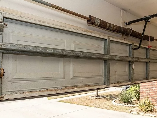Is Your Garage Door in Dallas-Fort Worth Suddenly Getting Louder