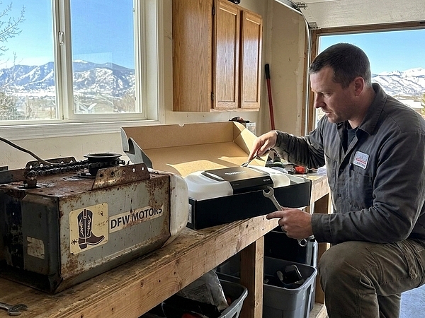 Can a Garage Door Opener in Dallas-Fort Worth Be Too Old to Repair?