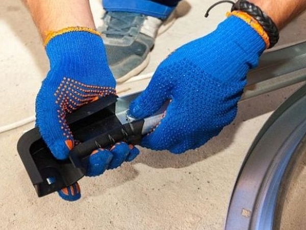 How to Stay on Top of Garage Door Track Care in Dallas